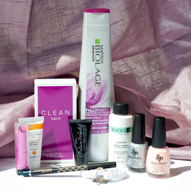 Total Beauty GIVEAWAY Like or comment to win